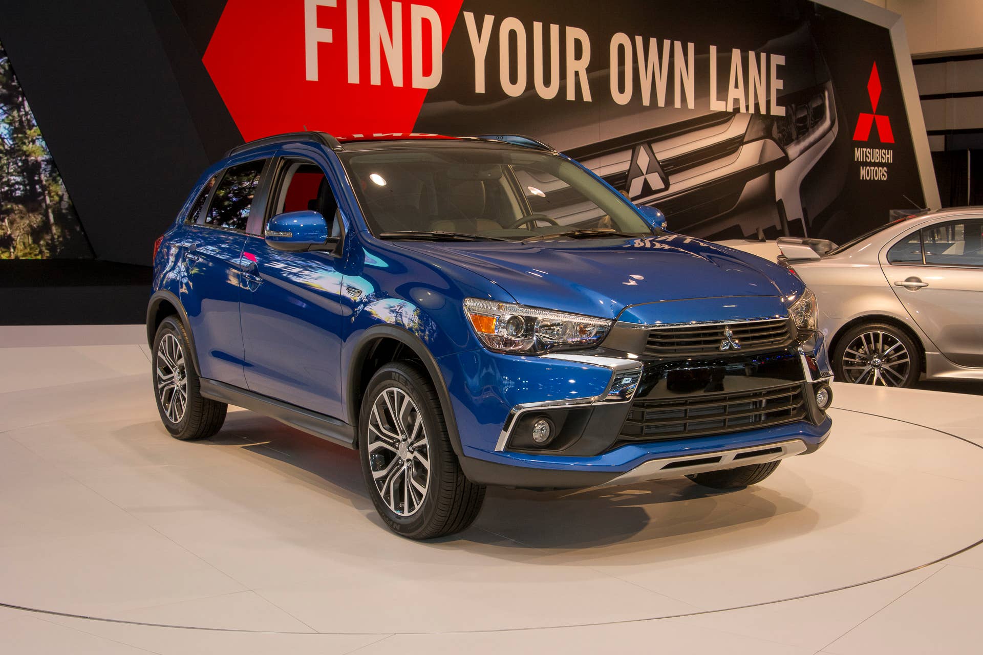 outlander sport mitsubishi 2016 crossover la auto show