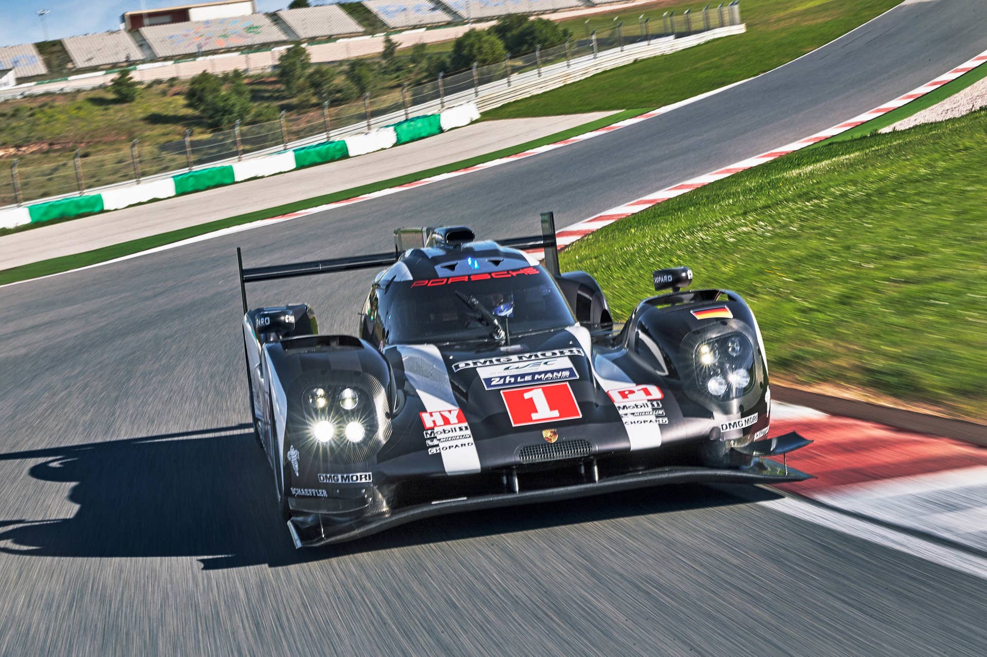 2016 Porsche 919 Hybrid track