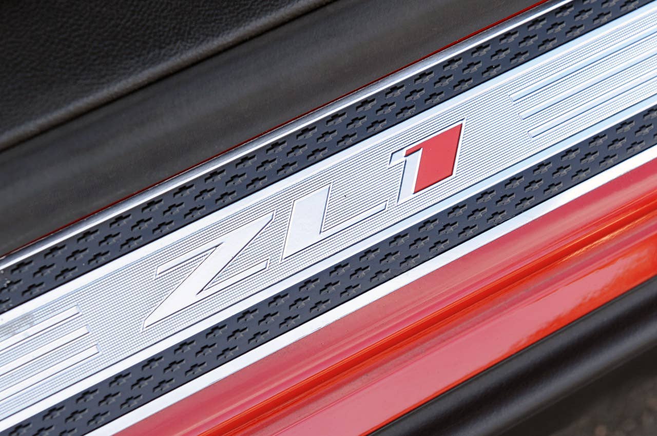 2012 Chevrolet Camaro ZL1 sill plate