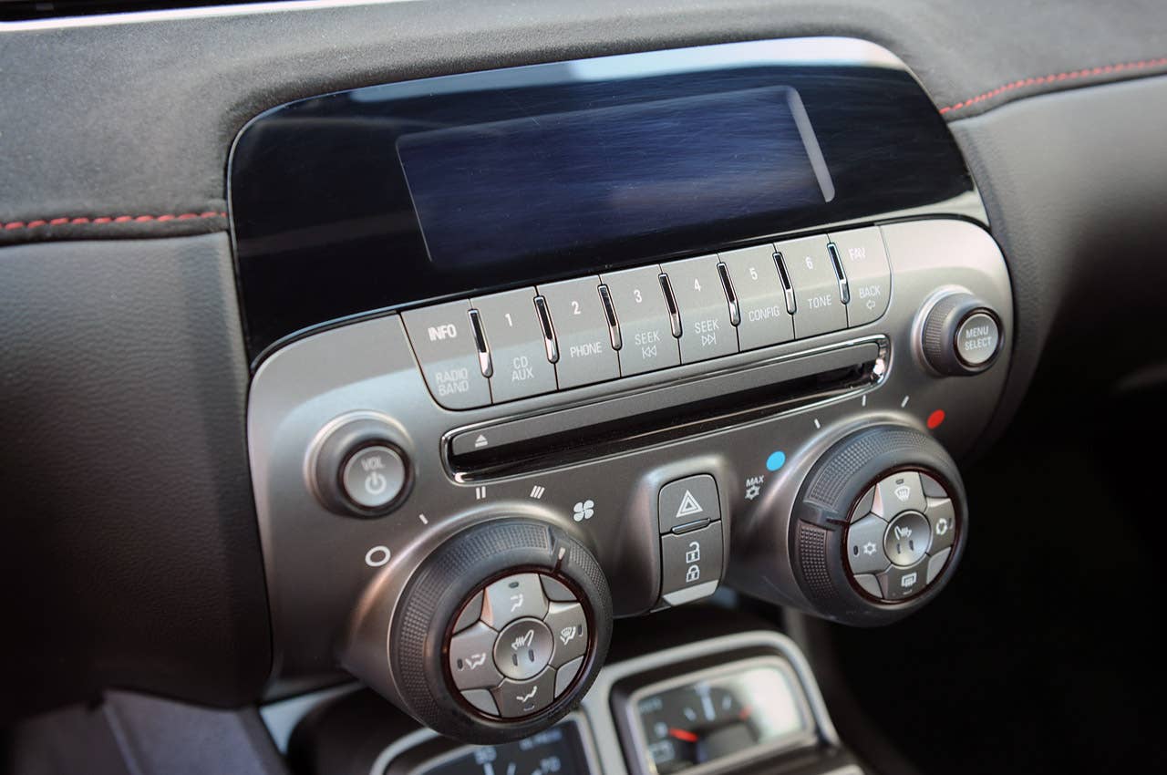 2012 Chevrolet Camaro ZL1 instrument panel