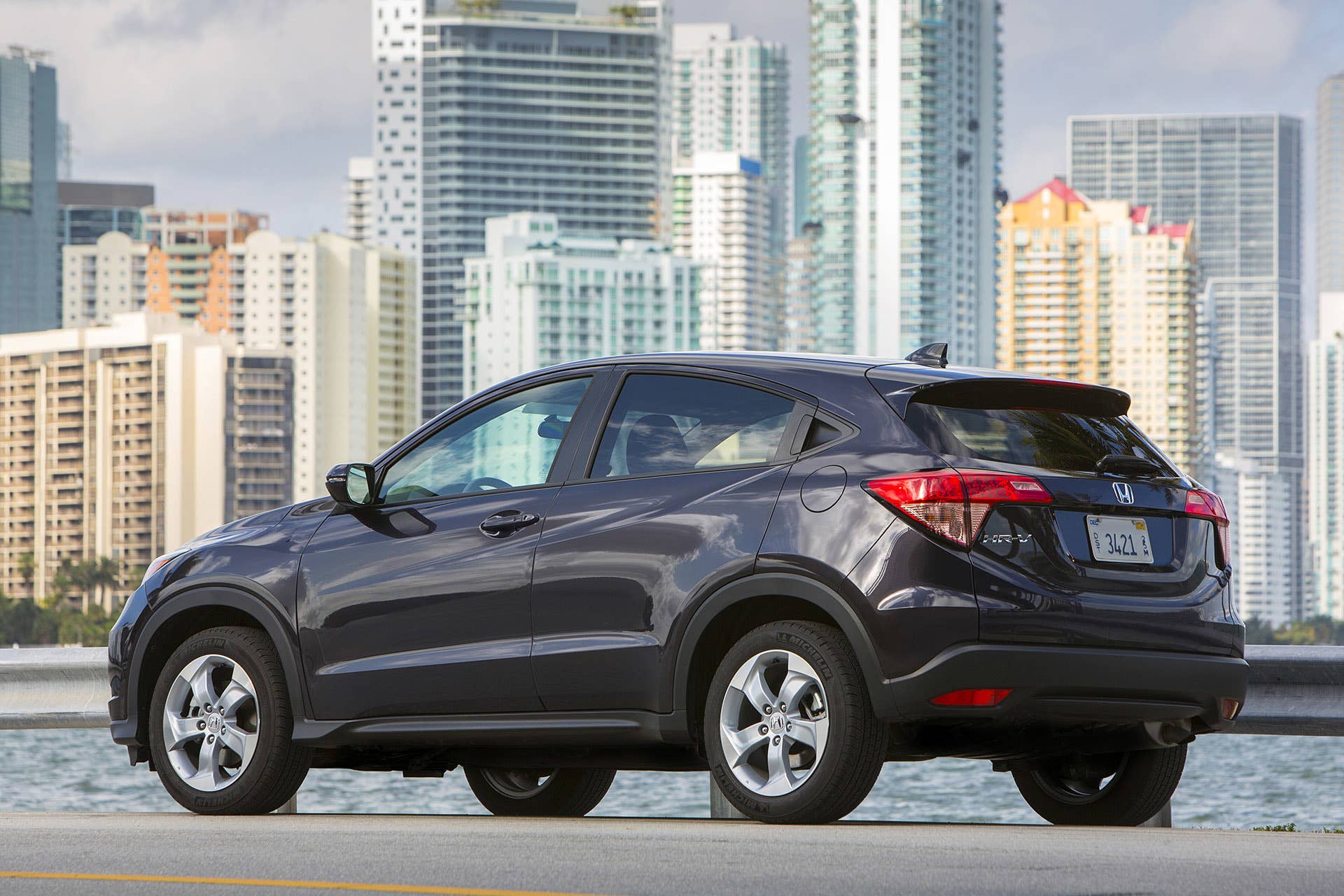 2016 Honda HR-V rear 3/4 view