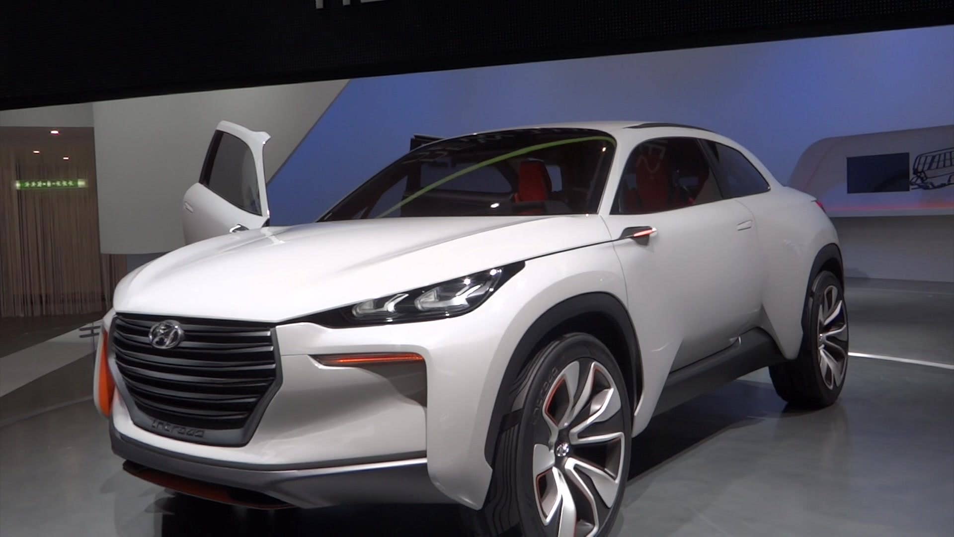 Hyundai Intrado Concept at the 2014 Geneva Motor Show