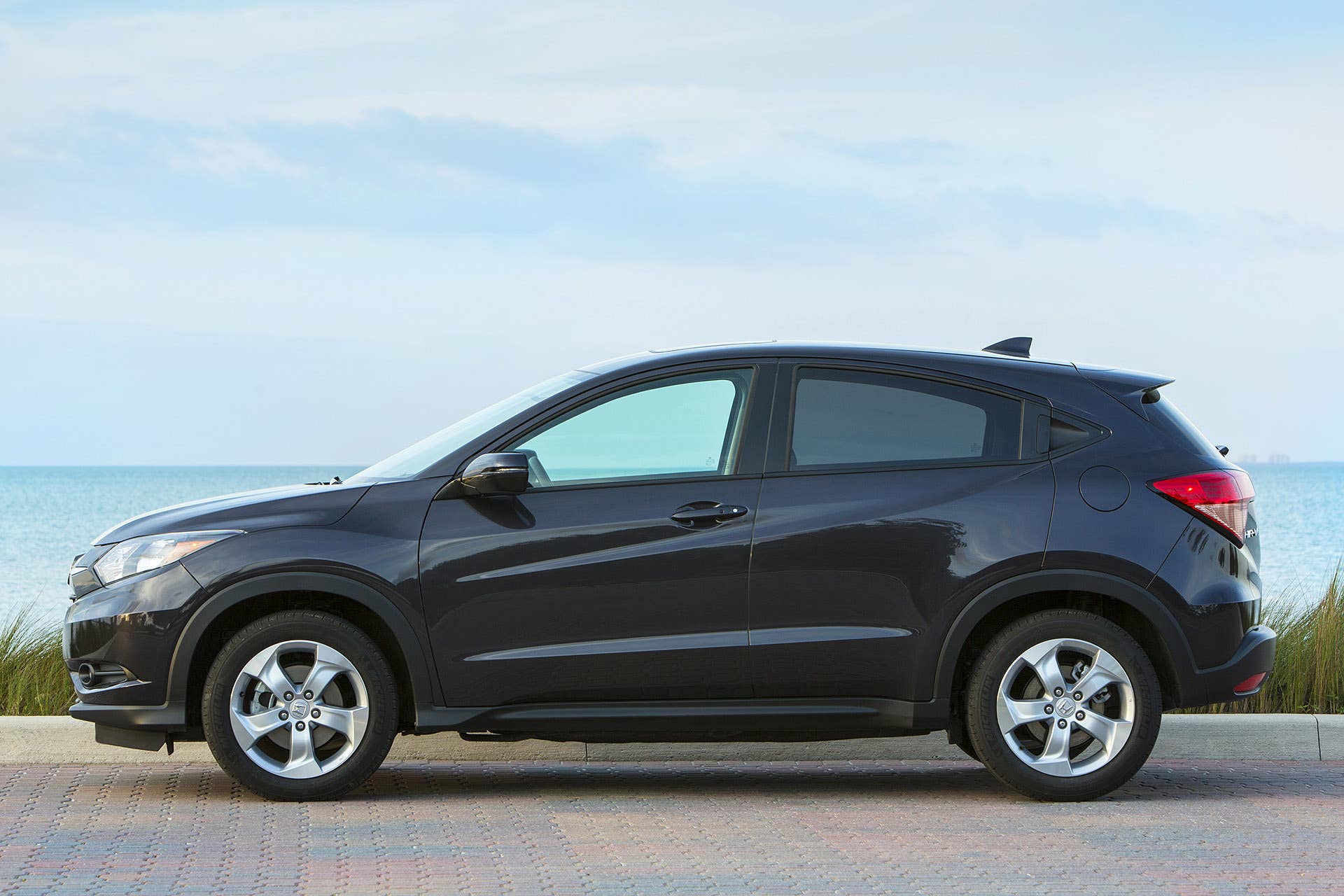 2016 Honda HR-V side view