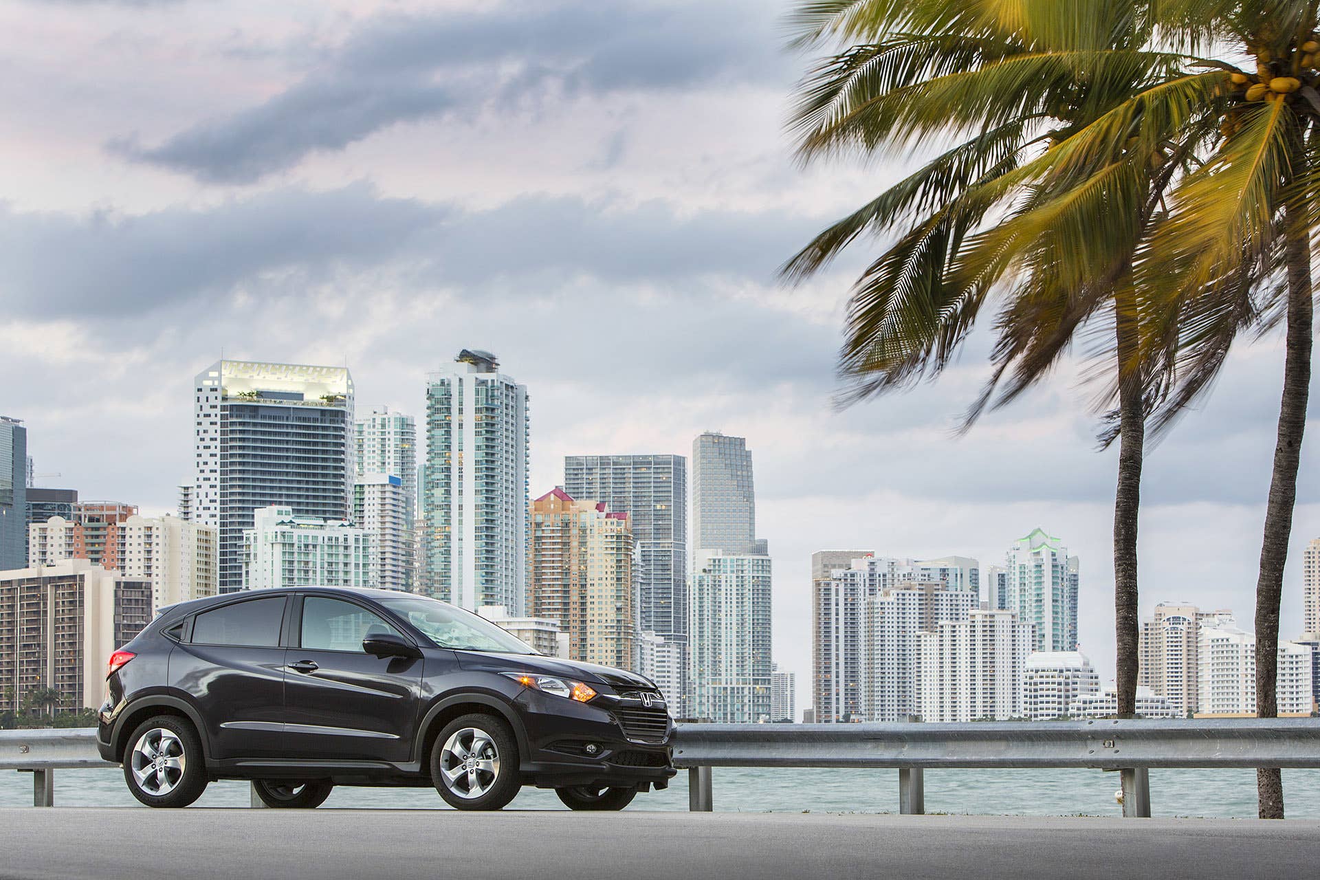2016 Honda HR-V front 3/4 view