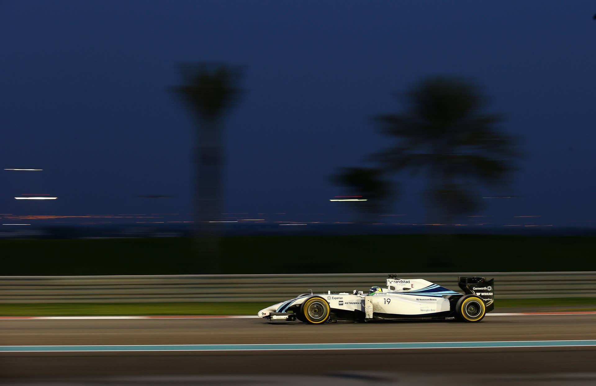 ABU DHABI, UNITED ARAB EMIRATES - NOVEMBER 23:  Felipe Massa of Brazil and Williams drives during the Abu Dhabi Formula One Grand Prix at Yas Marina Circuit on November 23, 2014 in Abu Dhabi, United Arab Emirates.  (Photo by Mark Thompson/Getty Images)