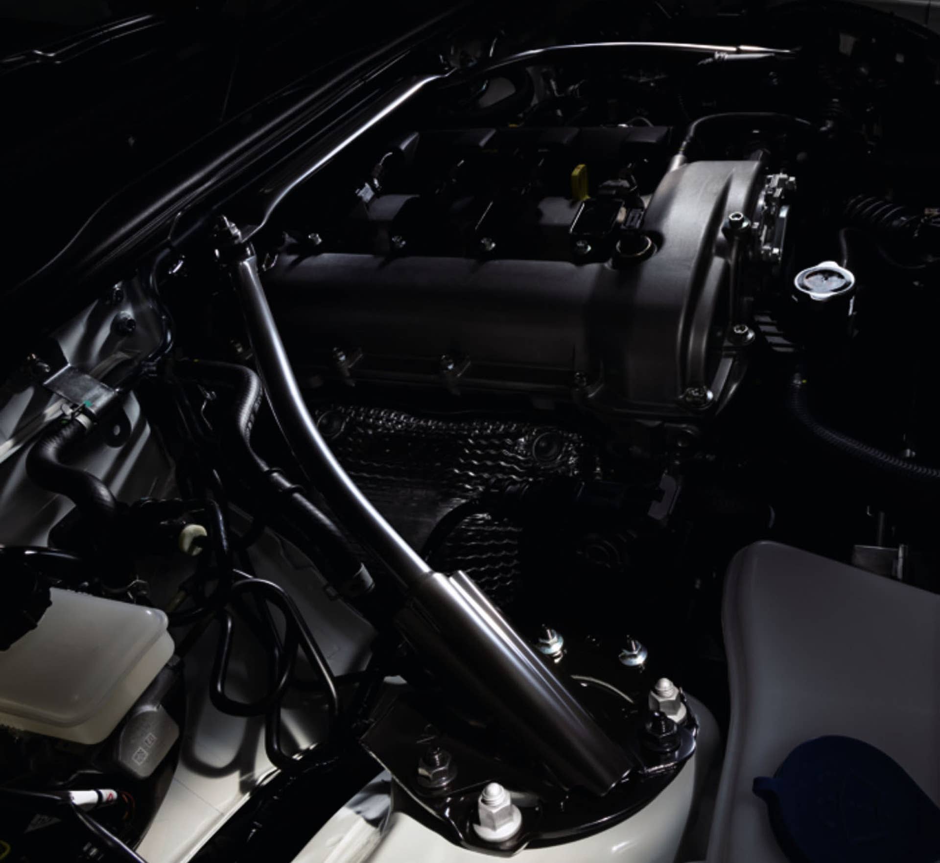 Mazda Roadster RS tower brace suspension