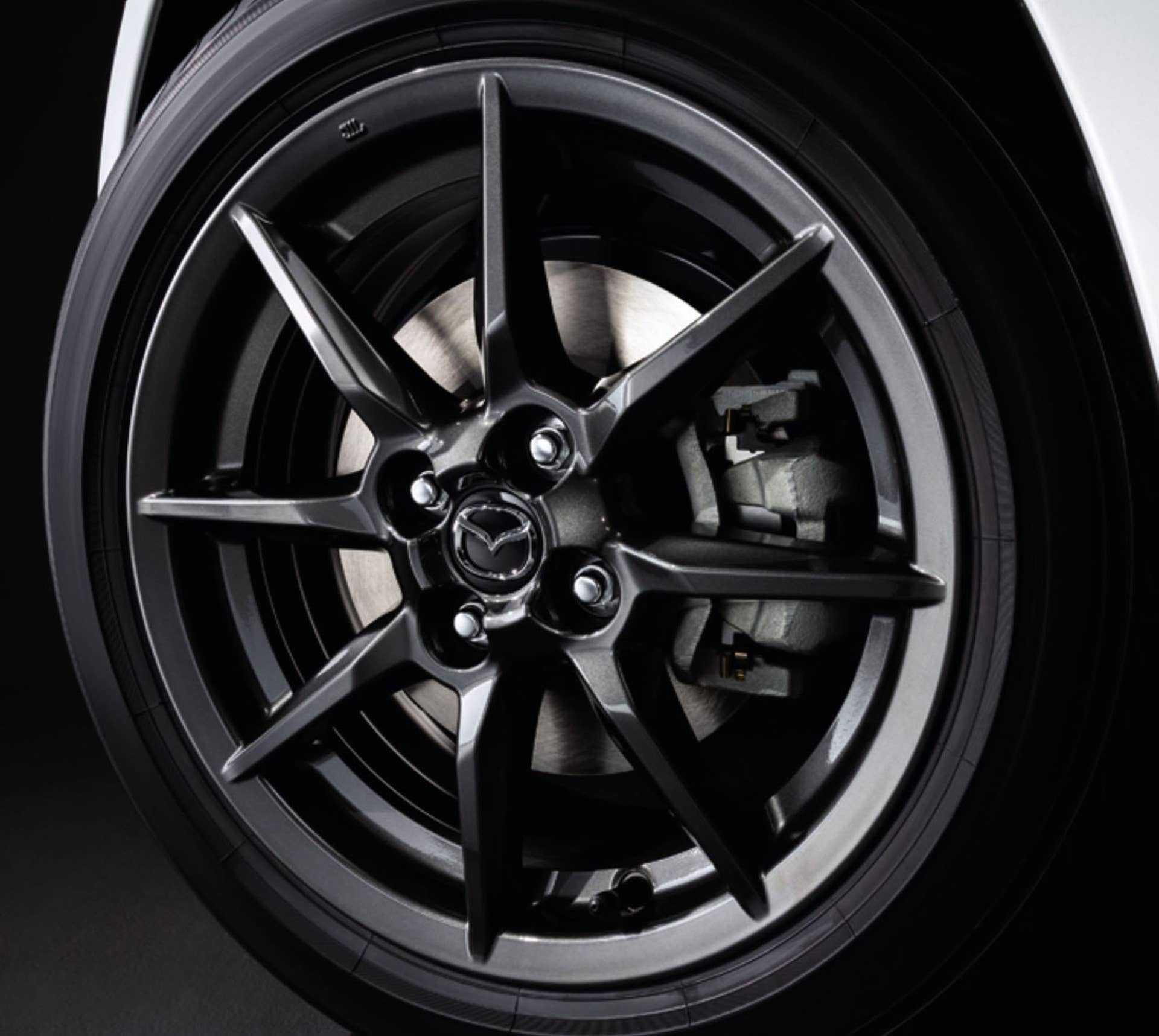 Mazda Roadster RS wheels brakes