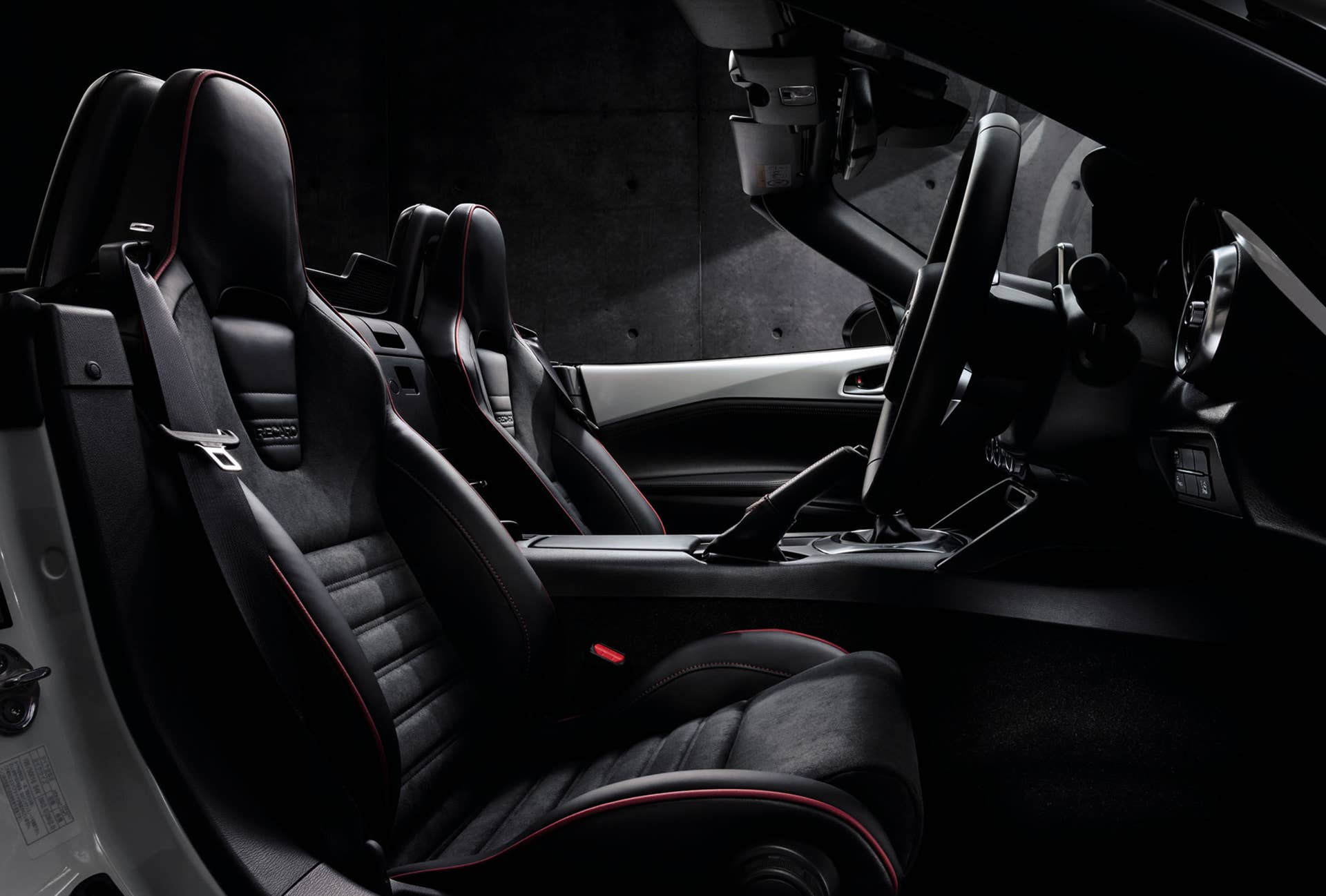 Mazda Roadster RS interior