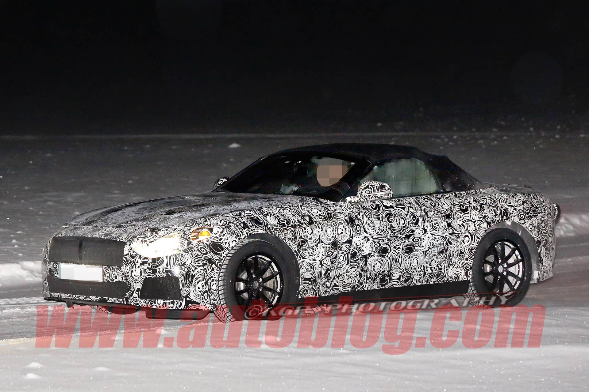 BMW Z4 replacement spy shot front three quarter