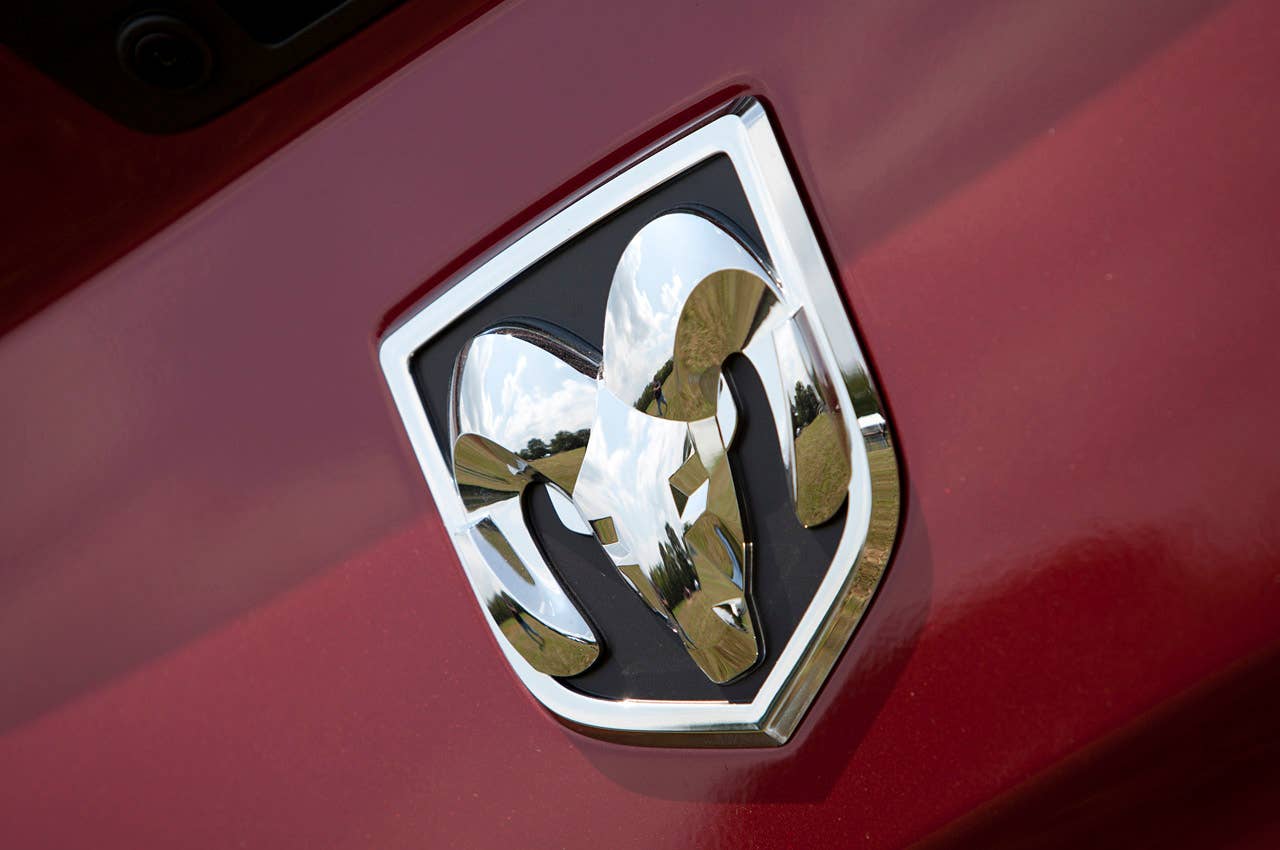 2013 Ram 1500 Crew Cab SLT 4x4 logo