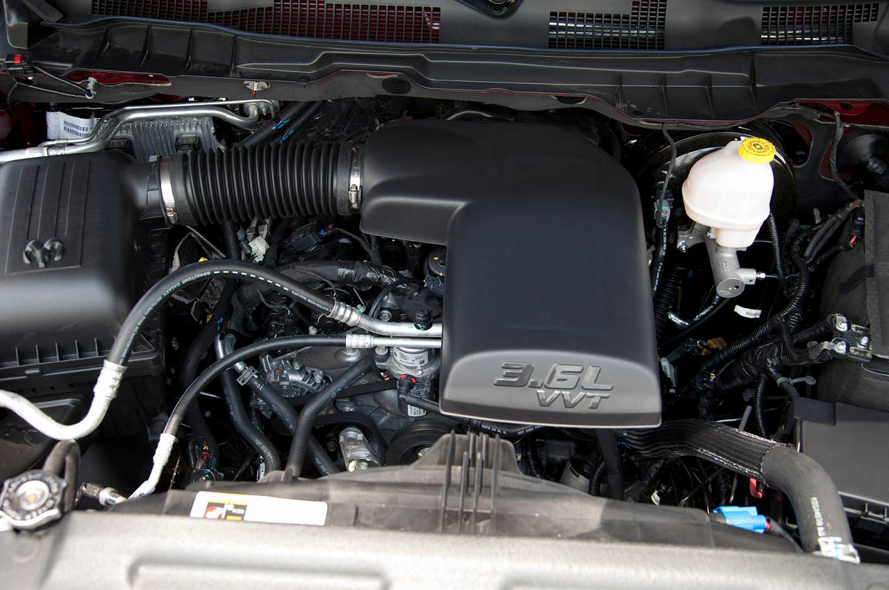 2013 Ram 1500 Crew Cab SLT 4x4 engine