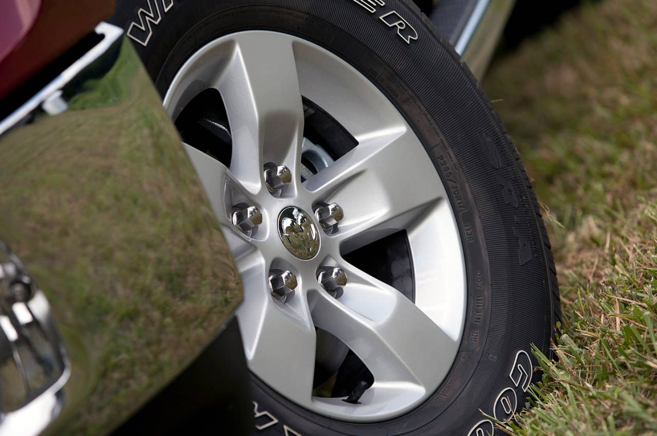 2013 Ram 1500 Crew Cab SLT 4x4 wheel