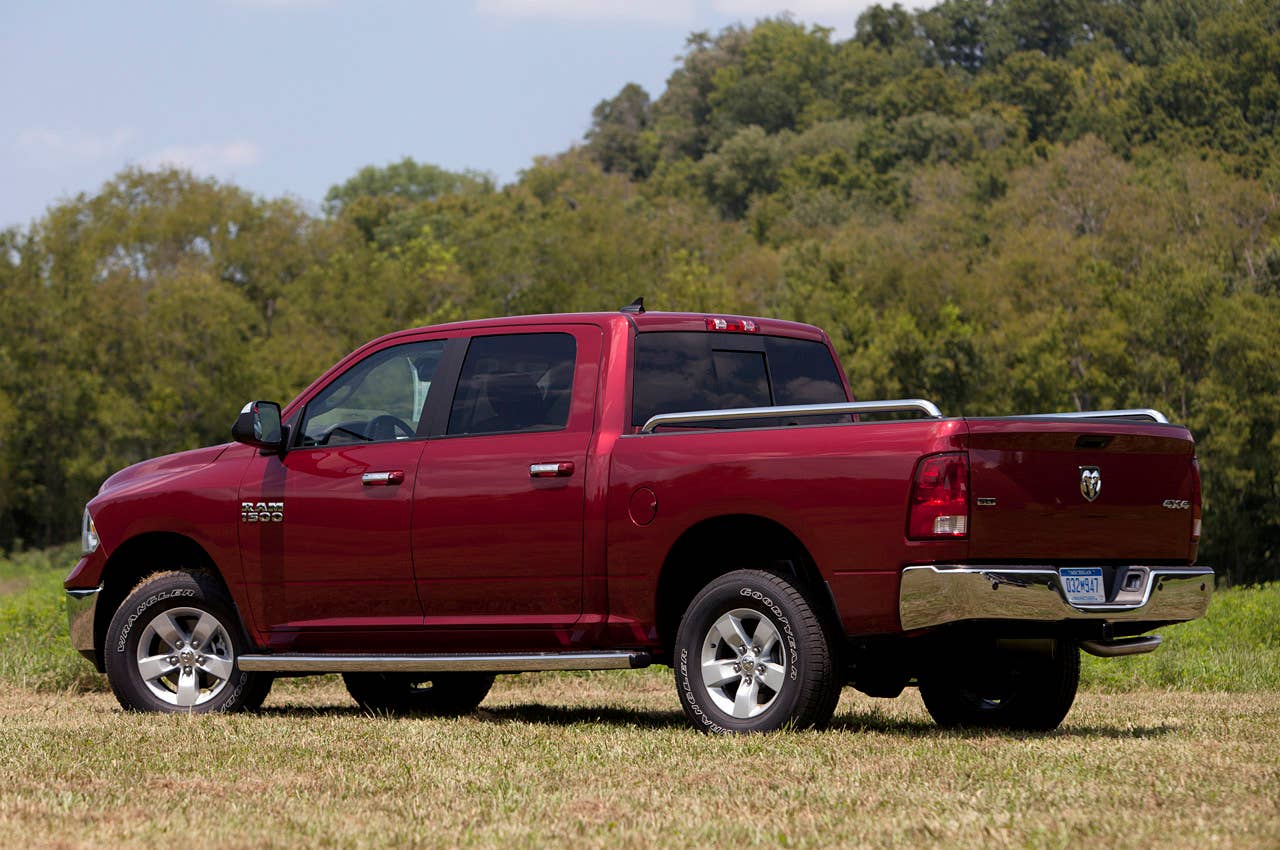 2013 Ram 1500 Crew Cab SLT 4x4 rear 3/4 view