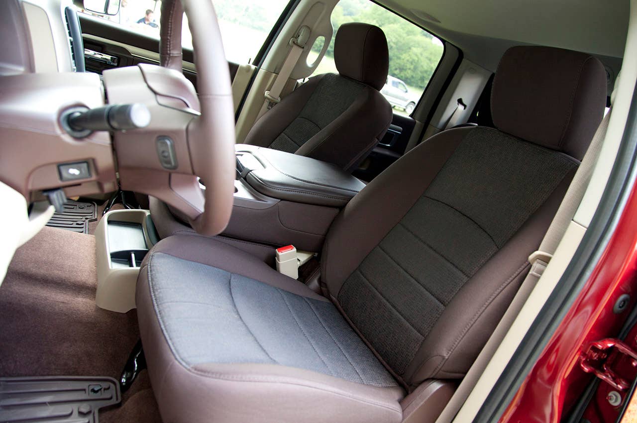 2013 Ram 1500 Crew Cab SLT 4x4 front seats