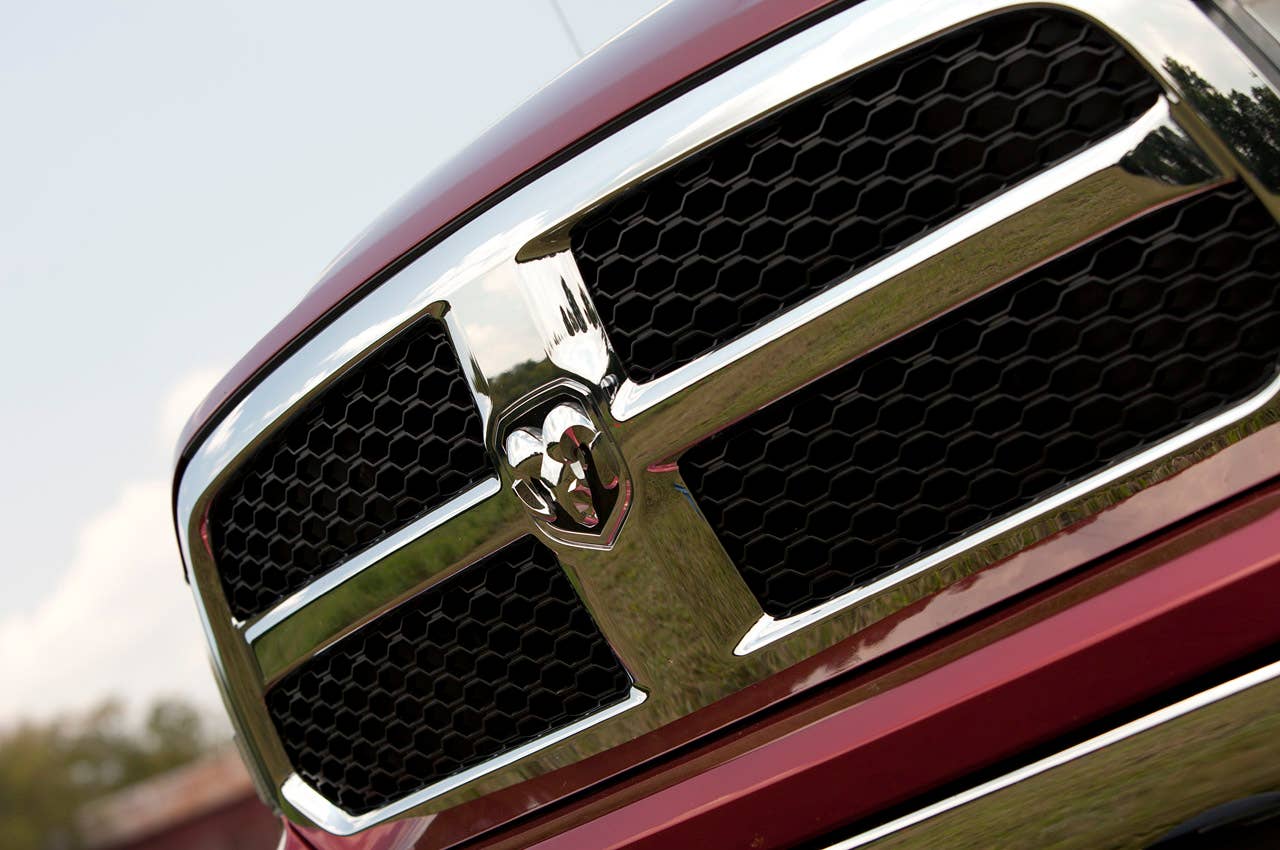 2013 Ram 1500 Crew Cab SLT 4x4 grille