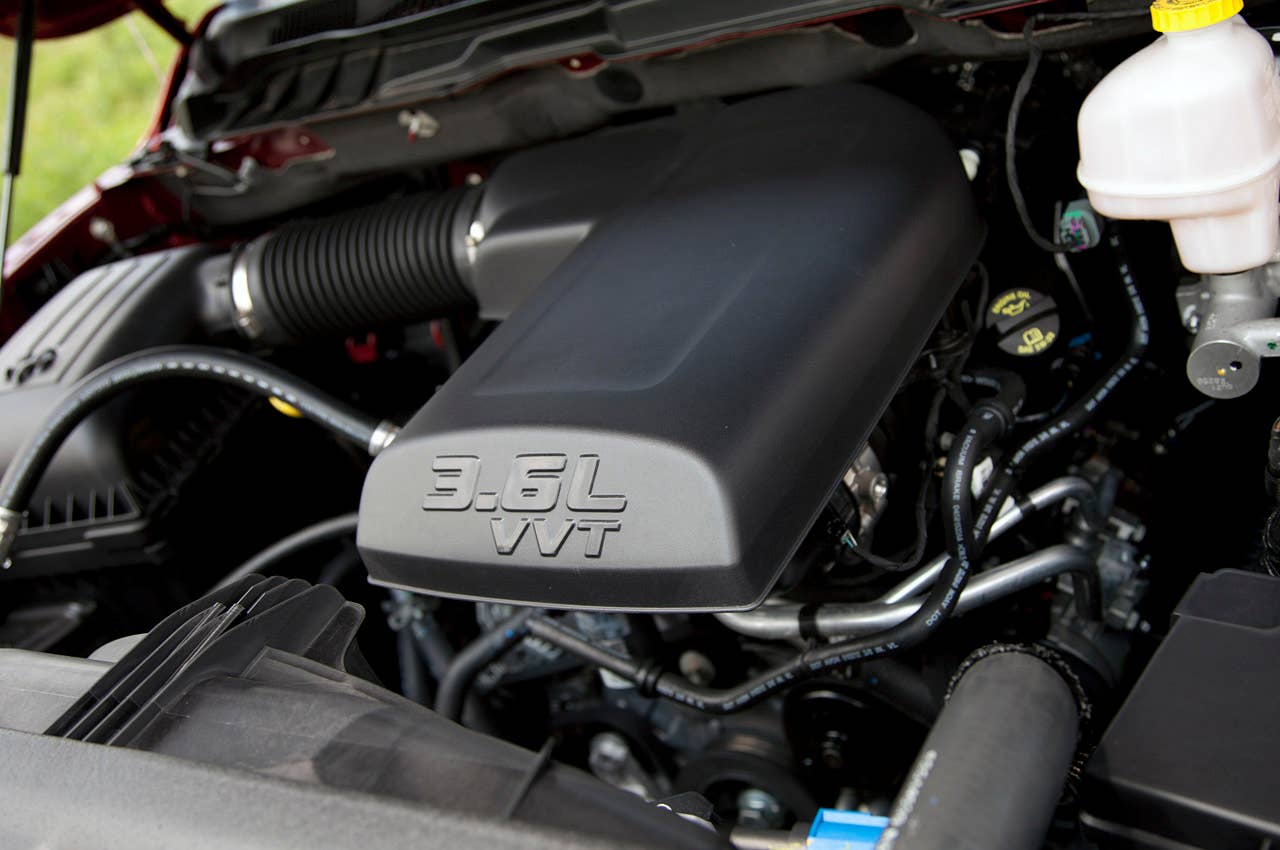 2013 Ram 1500 Crew Cab SLT 4x4 engine