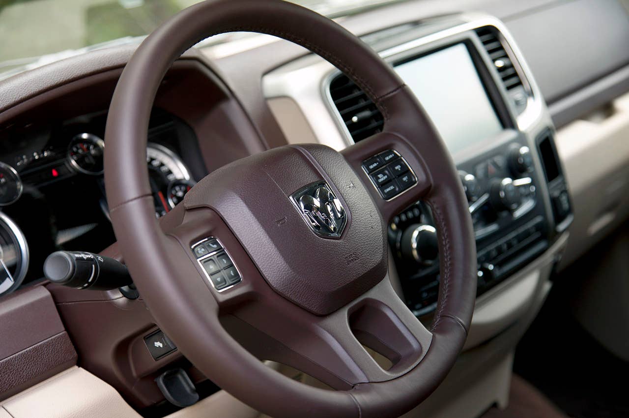 2013 Ram 1500 Crew Cab SLT 4x4 steering wheel