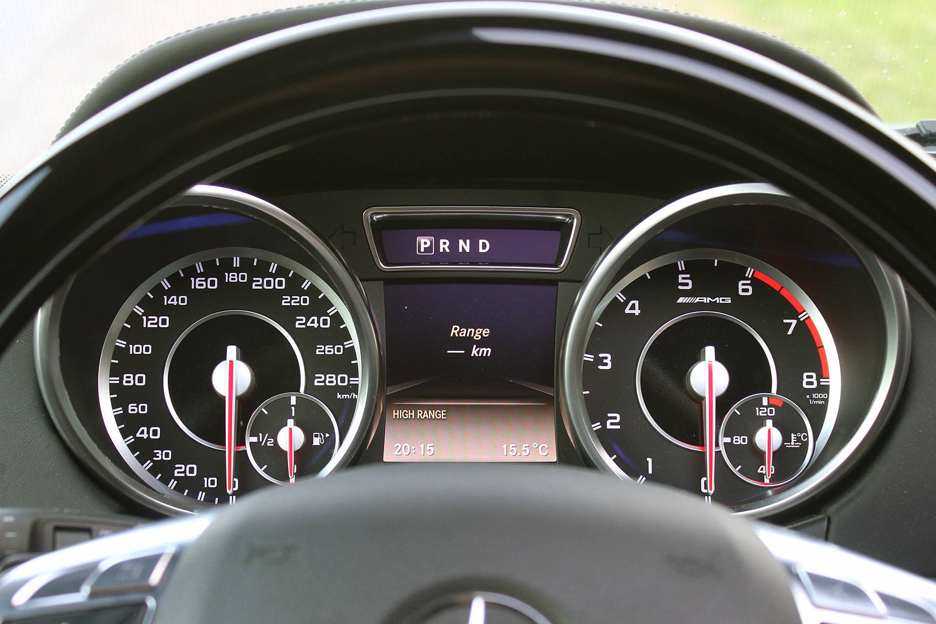2015 Mercedes-Benz G65 AMG gauges
