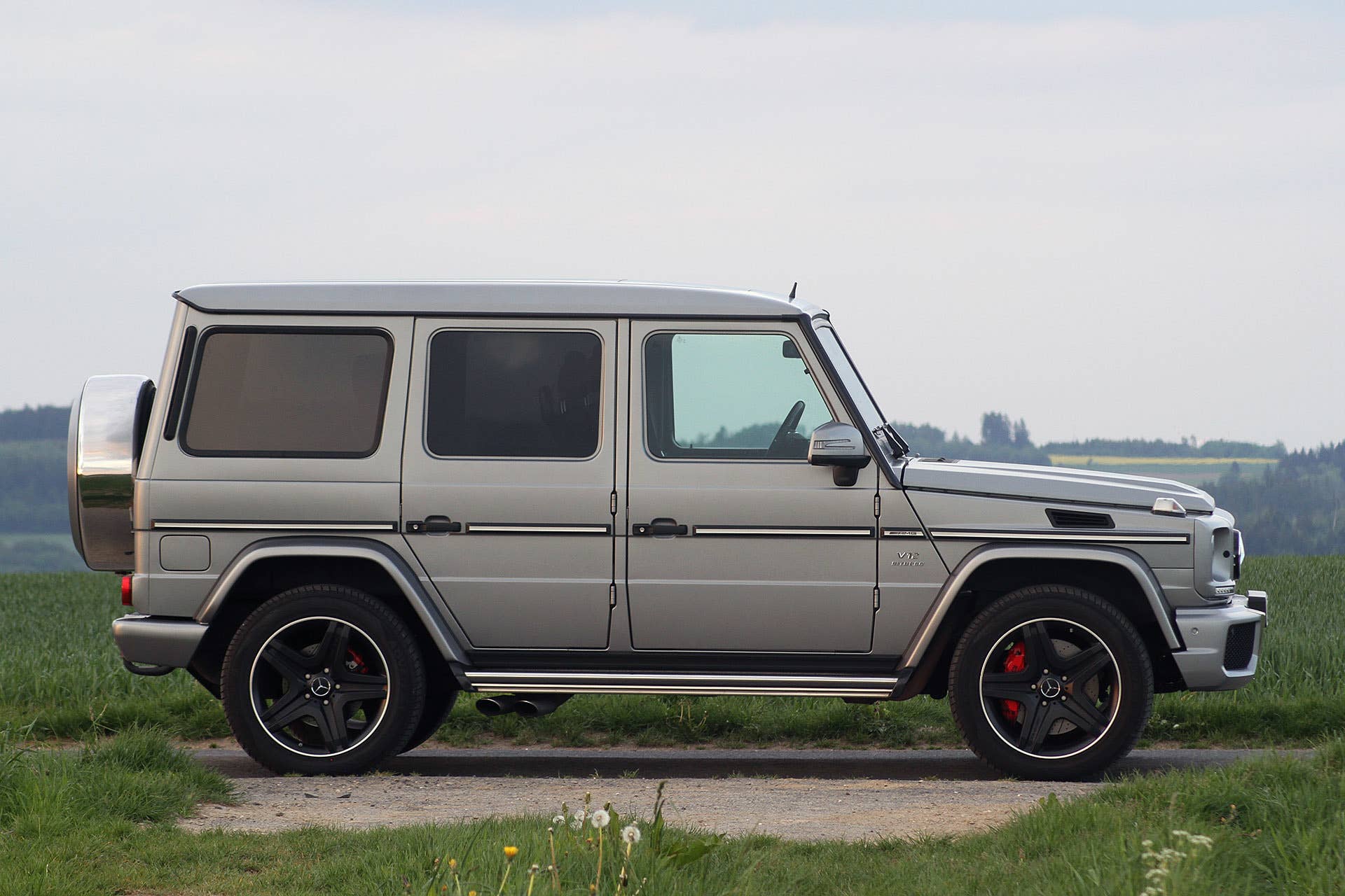 2015 Mercedes-Benz G65 AMG side view
