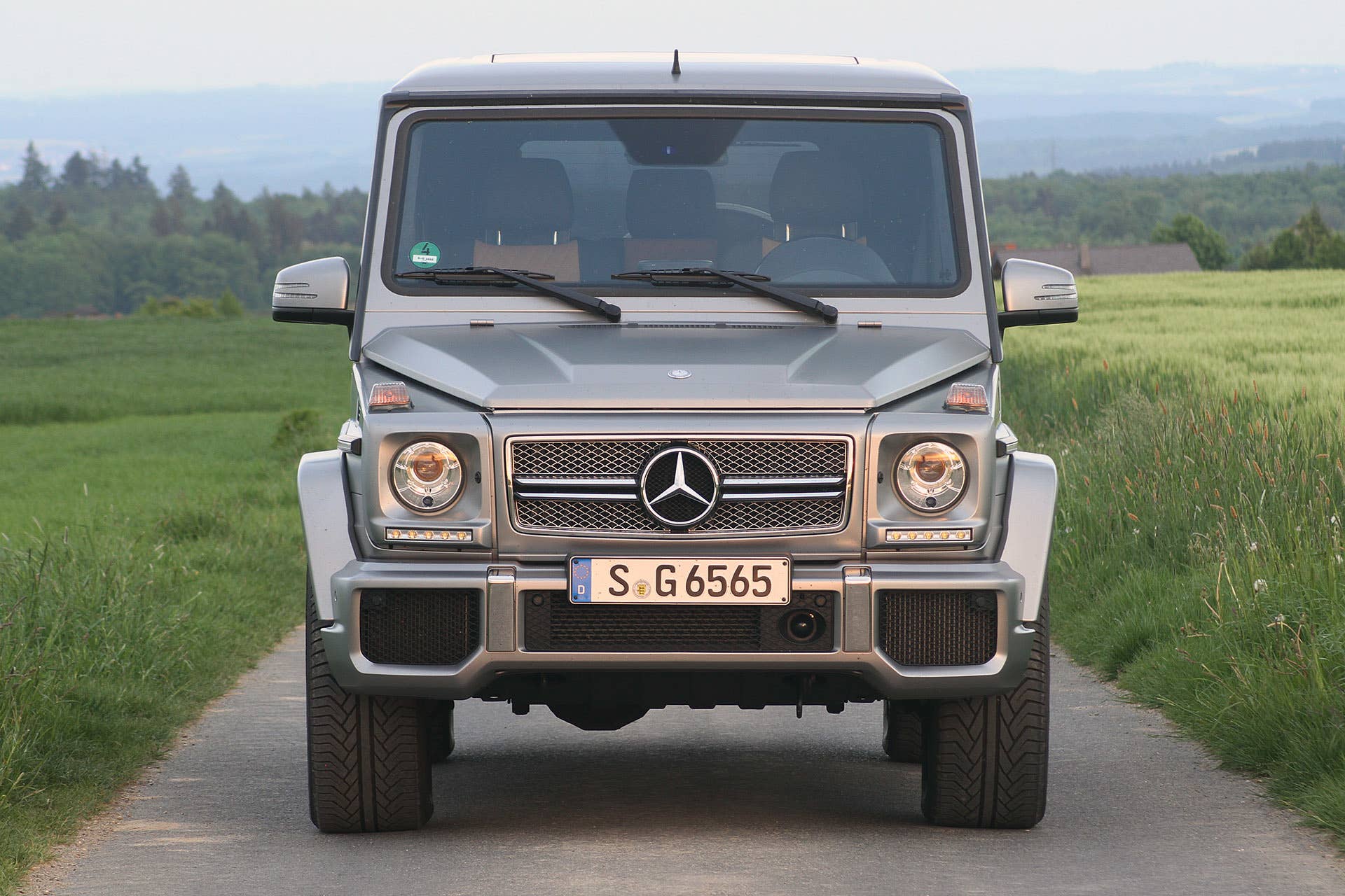 2015 Mercedes-Benz G65 AMG front view