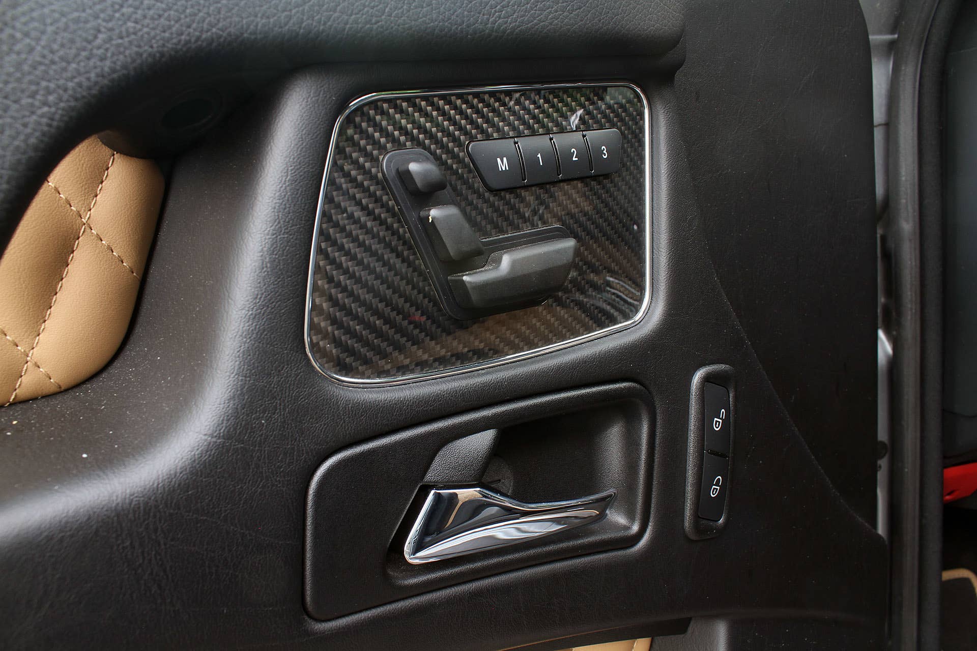 2015 Mercedes-Benz G65 AMG  seat controls