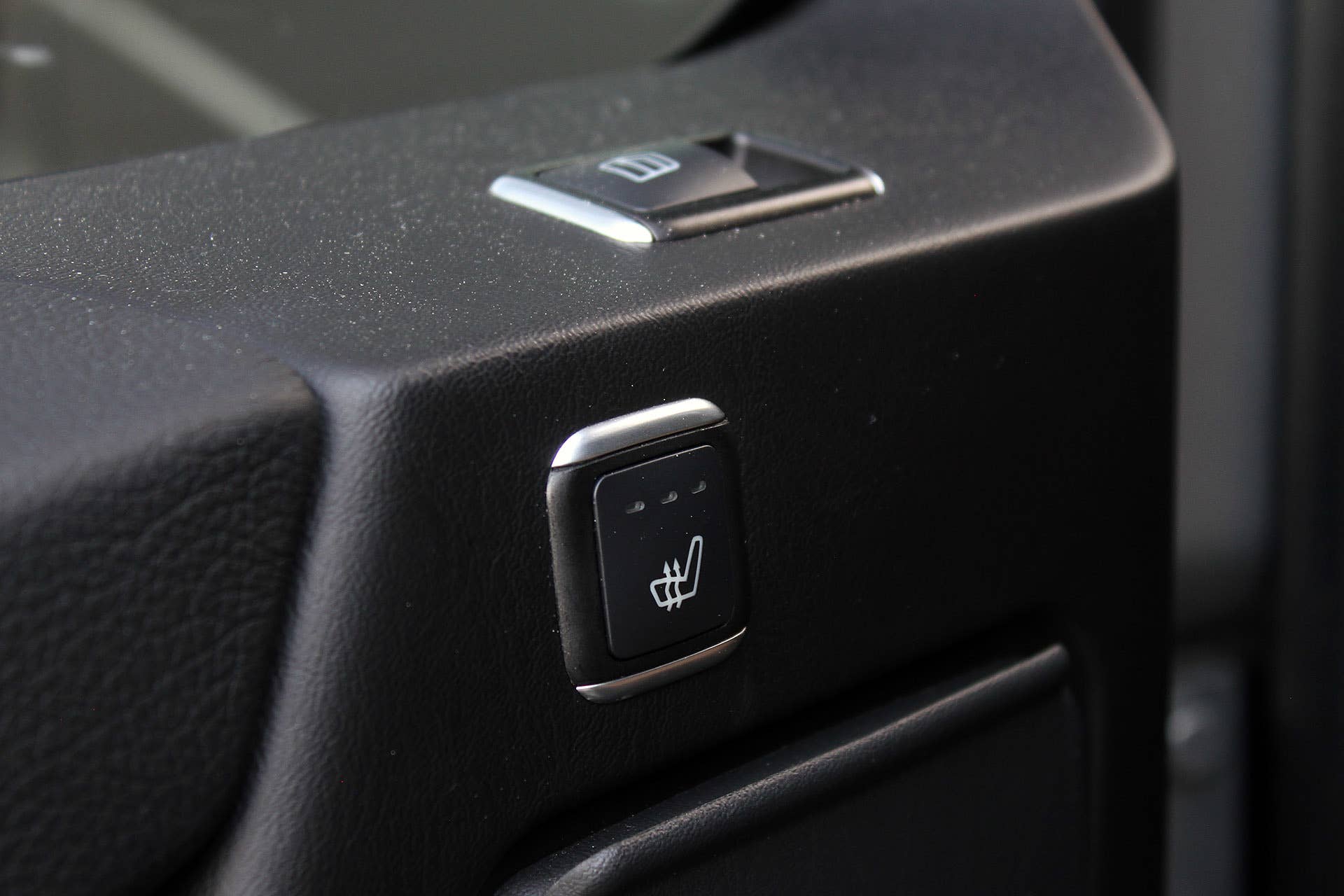 2015 Mercedes-Benz G65 AMG rear seat heater
