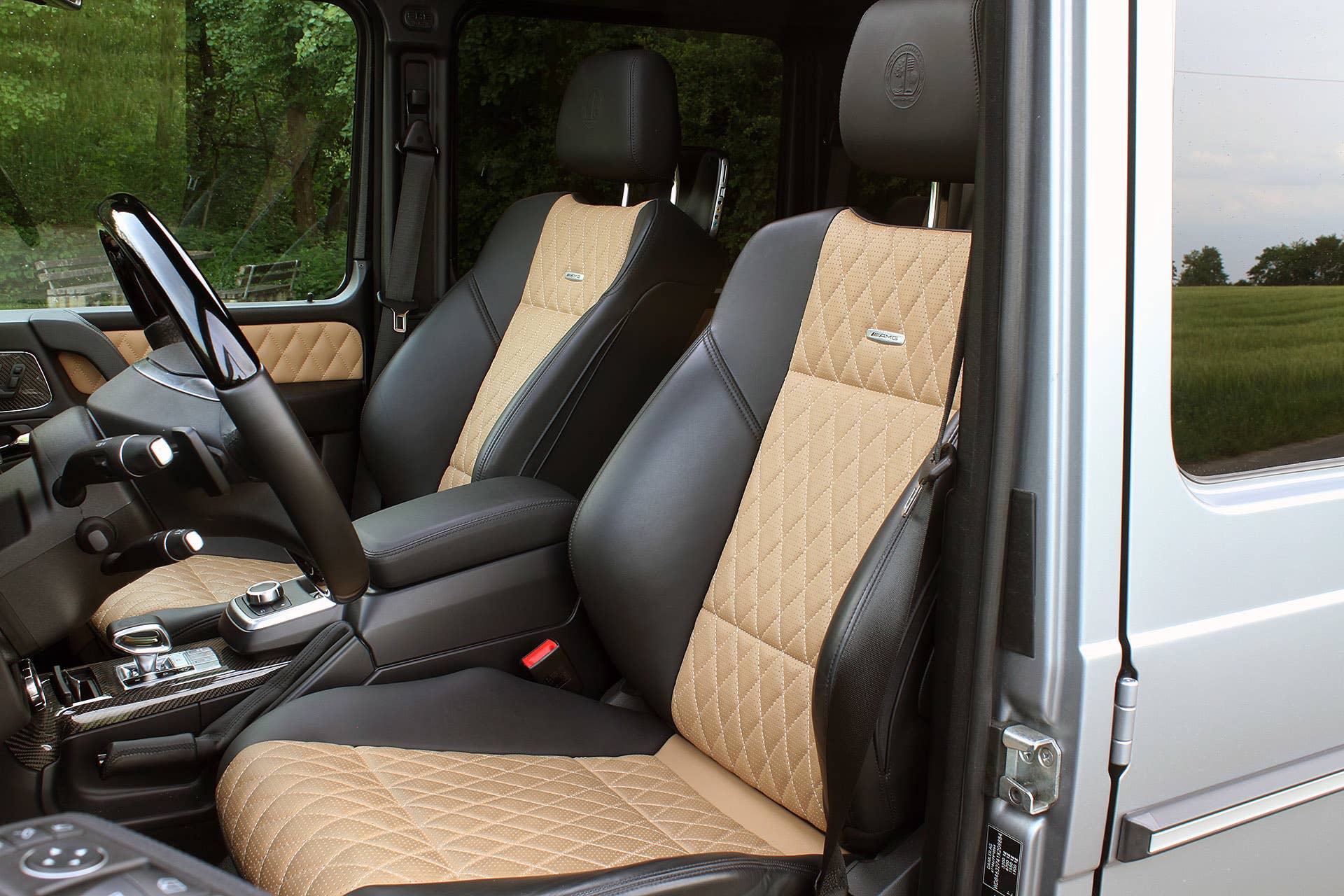 2015 Mercedes-Benz G65 AMG front seats