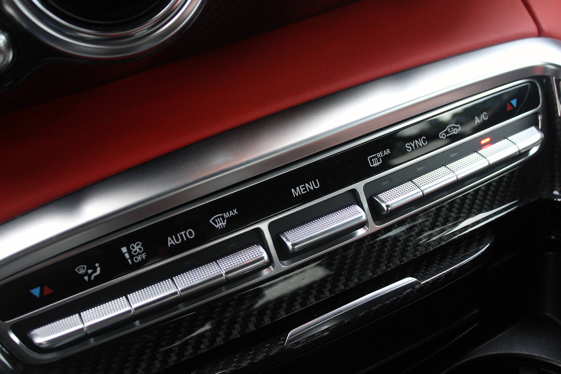 Mercedes-AMG GT S climate controls