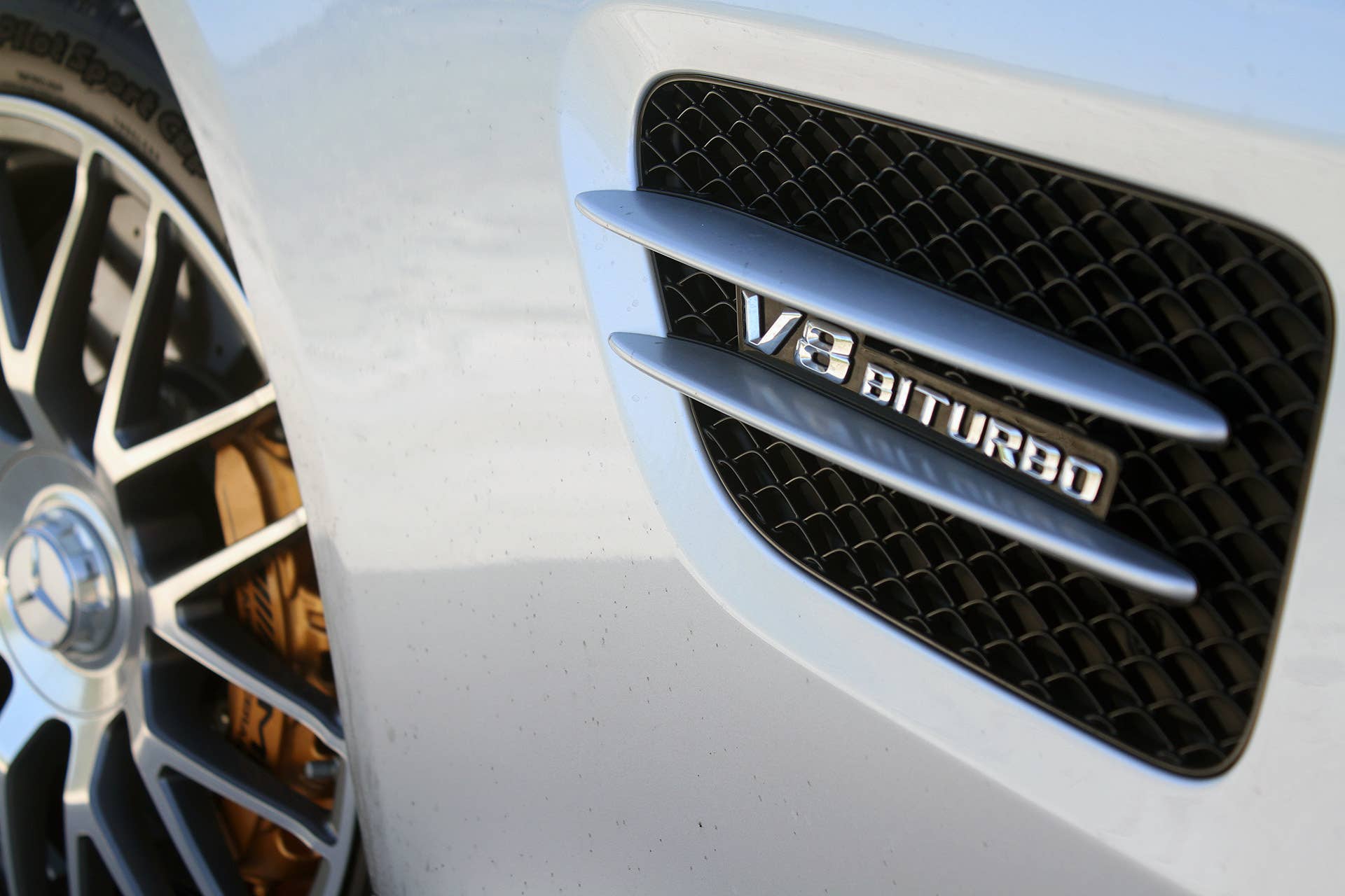 Mercedes-AMG GT S side vent