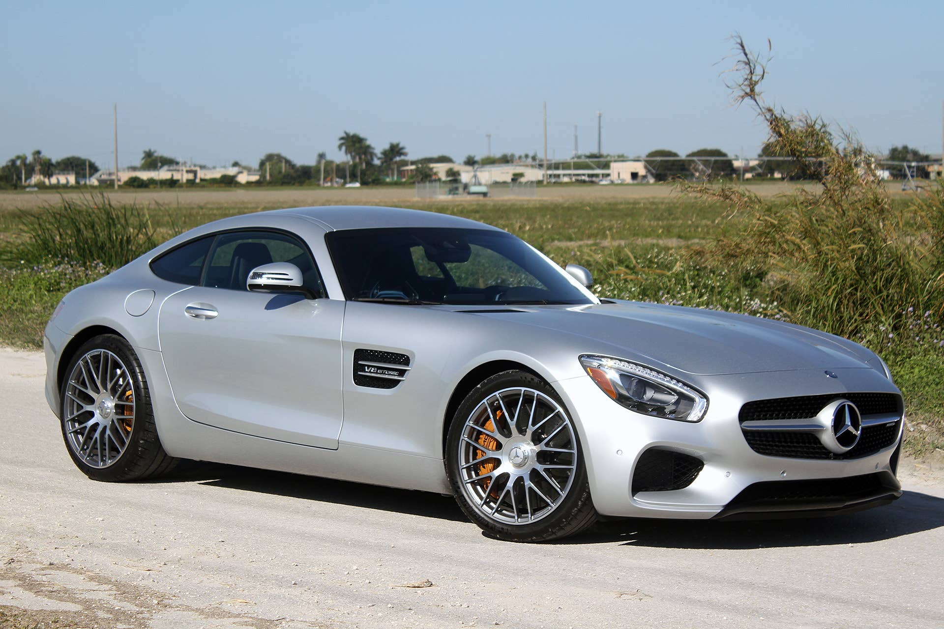 Mercedes-AMG GT S front 3/4 view