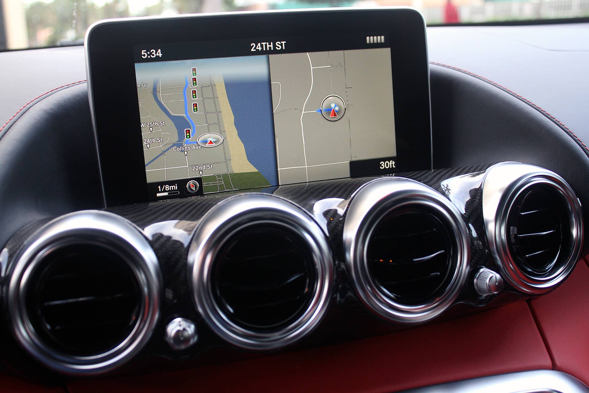 Mercedes-AMG GT S navigation system