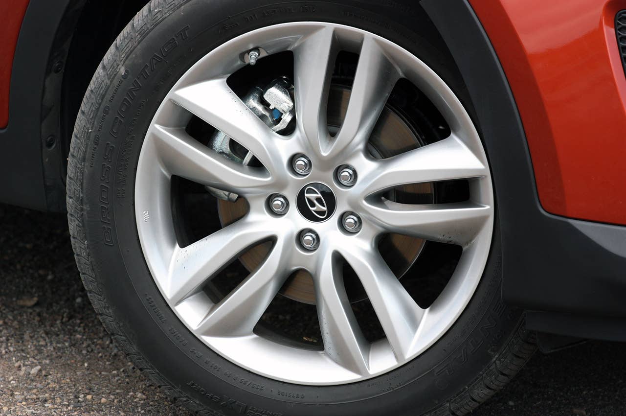 2013 Hyundai Santa Fe Sport wheel