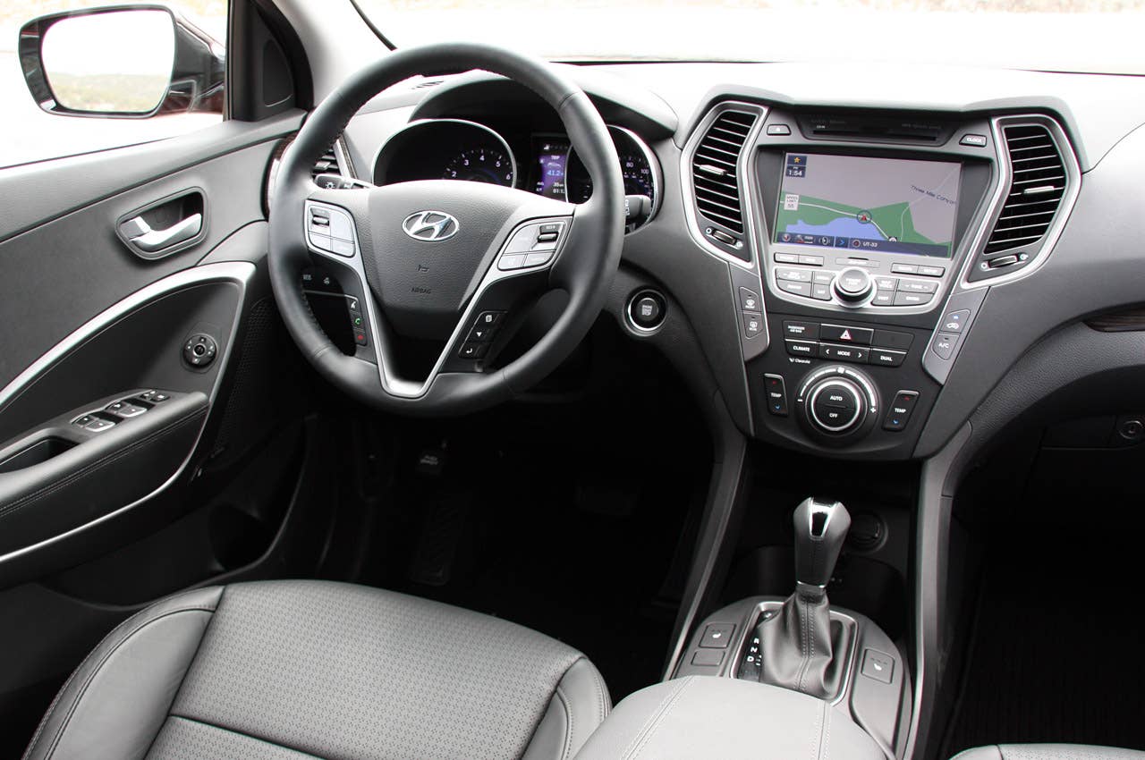 2013 Hyundai Santa Fe Sport interior