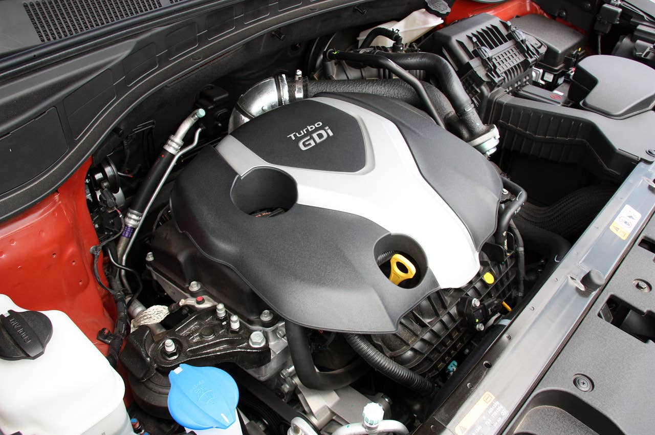 2013 Hyundai Santa Fe Sport engine