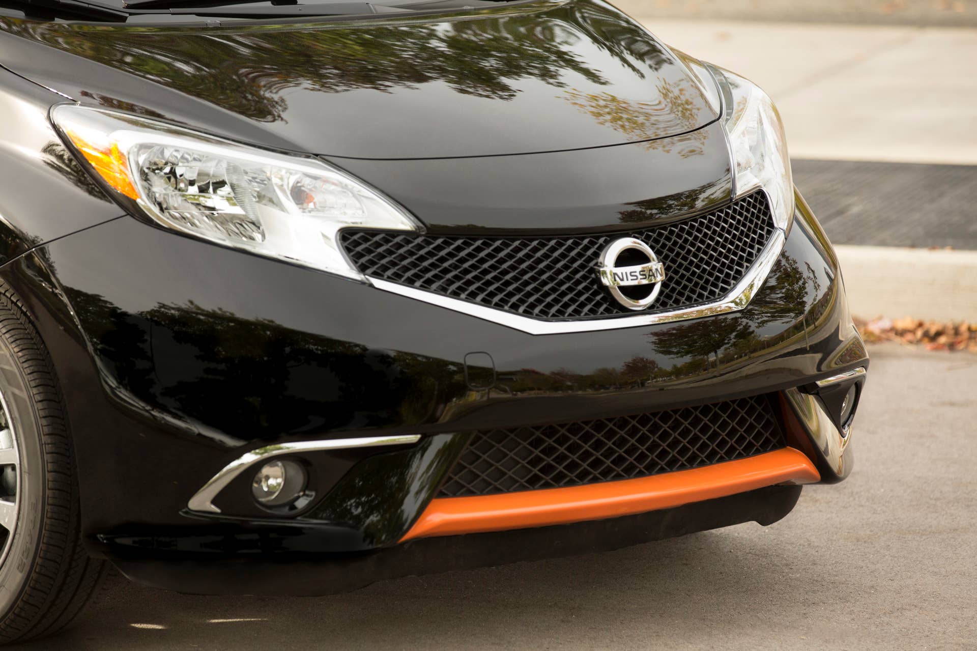 Nissan Versa Note Color Studio front spoiler