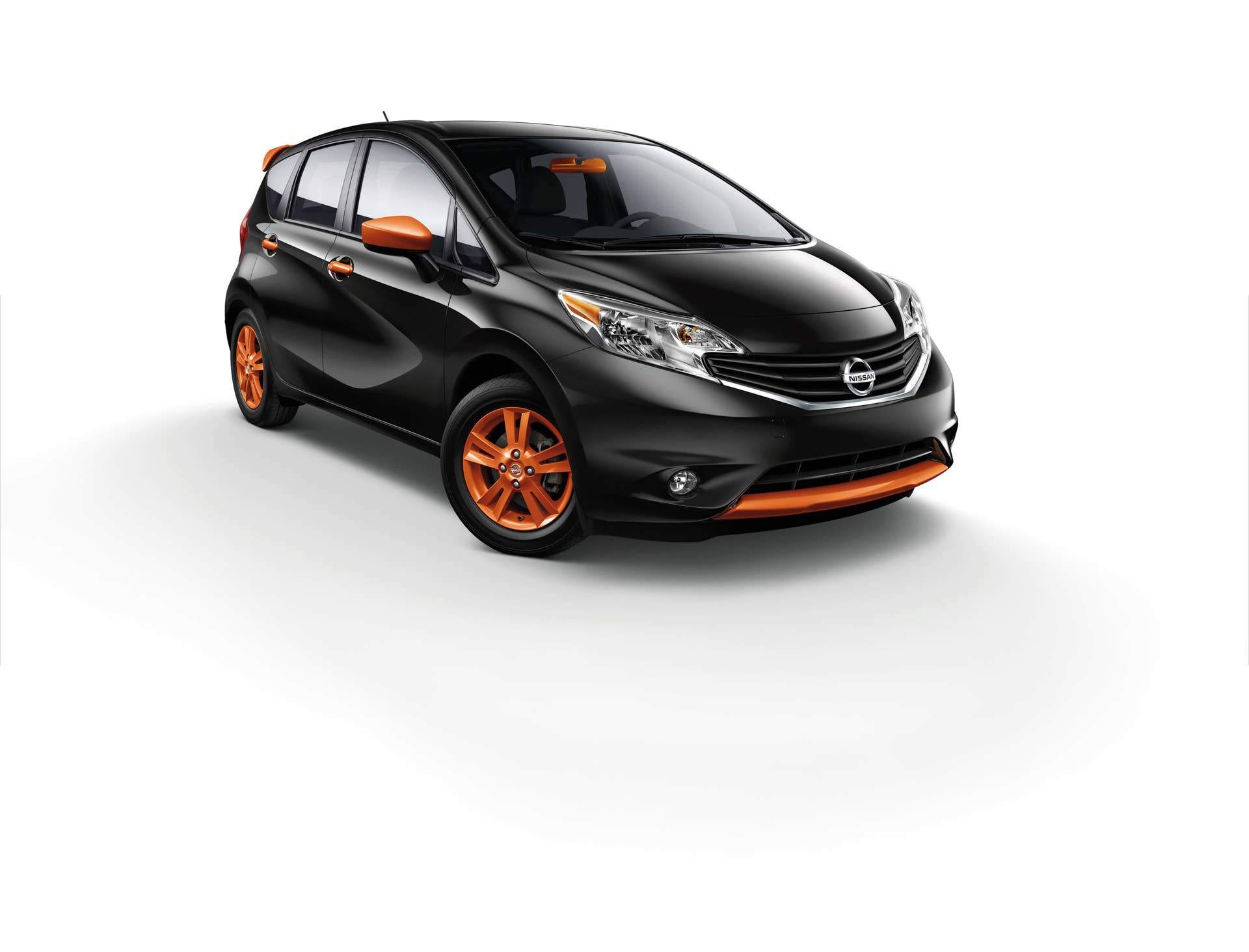 Nissan Versa Note Color Studio black orange