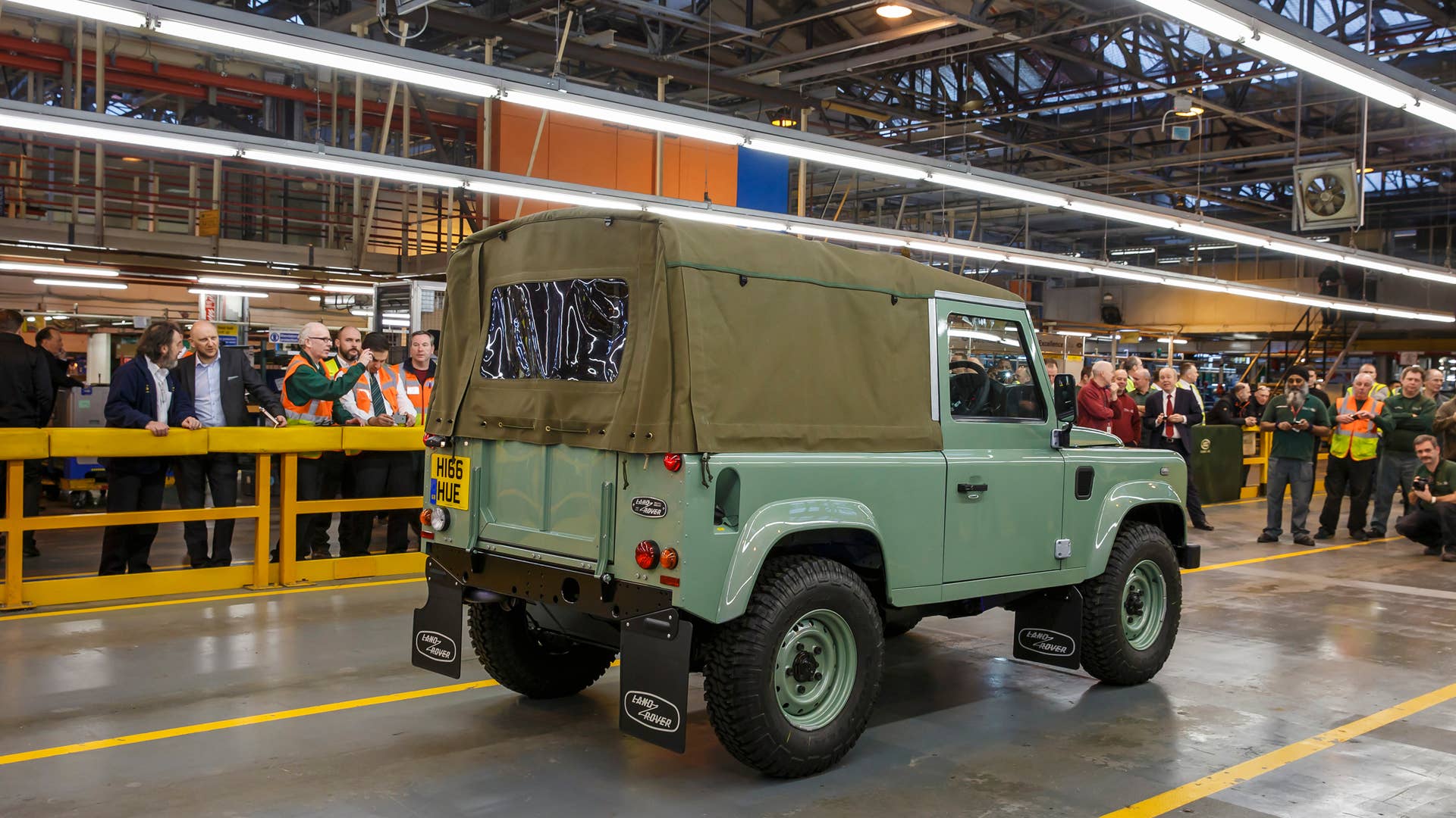 land rover defender 90 heritage soft top rear 3/4