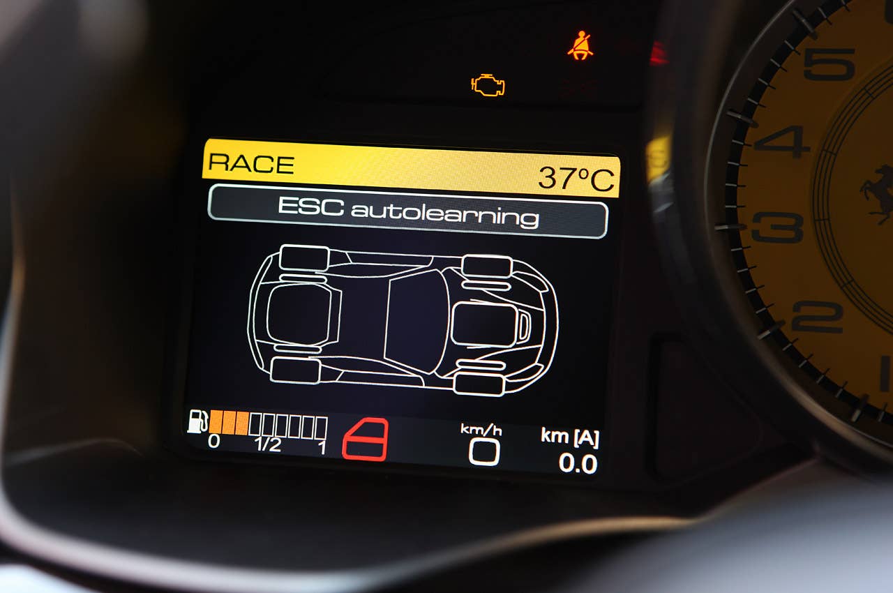 2013 Ferrari F12 Berlinetta digital display