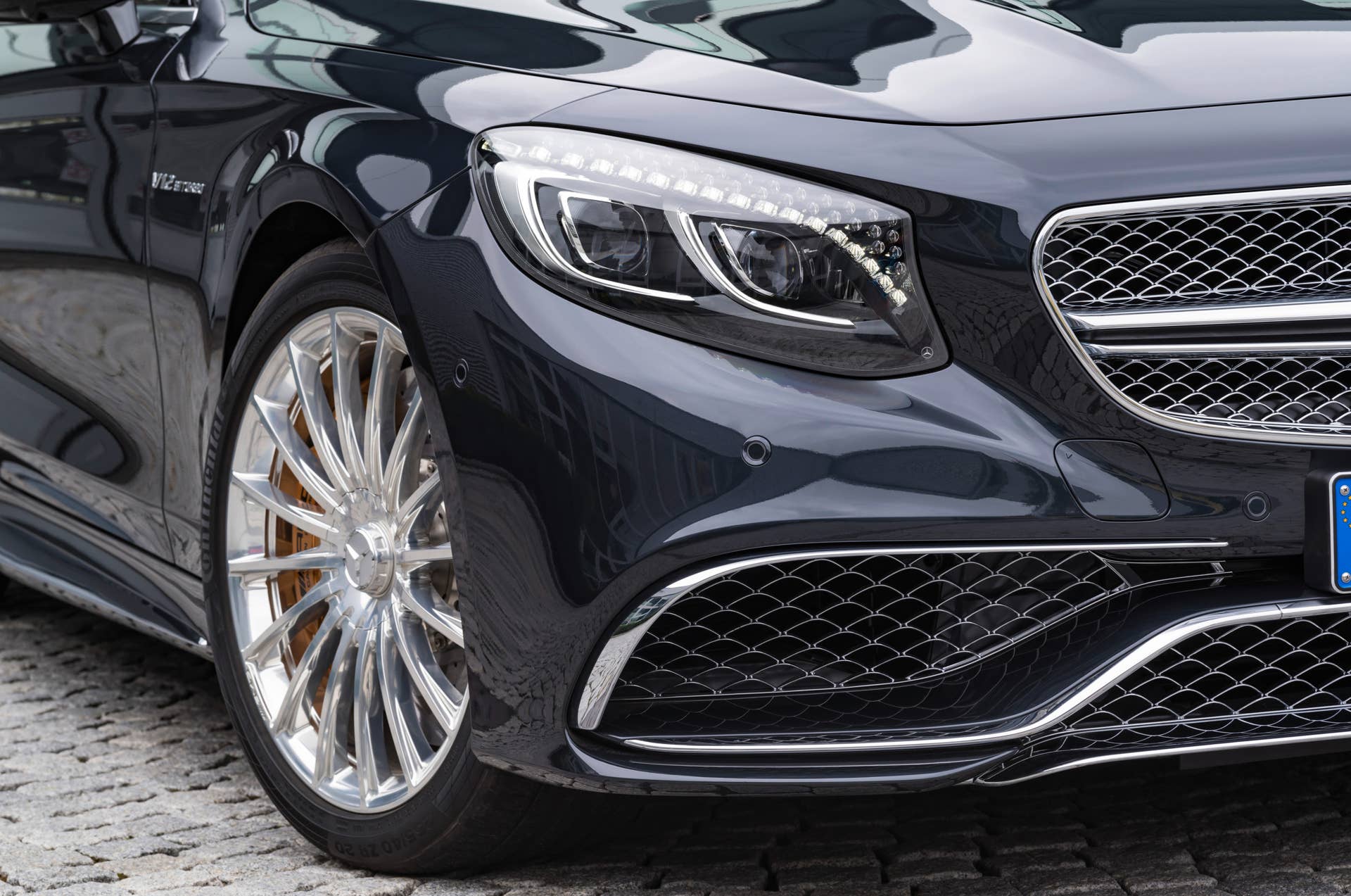 Mercedes-AMG S65 Cabriolet front detail