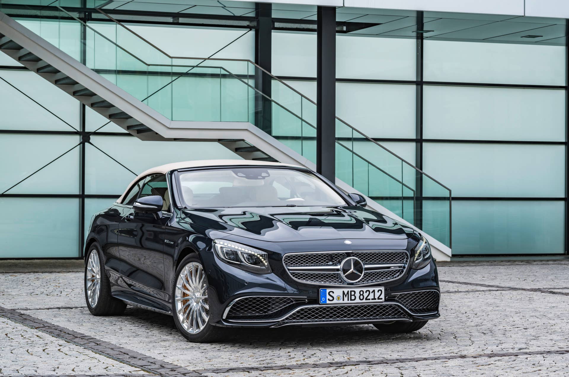 Mercedes-AMG S65 Cabriolet roof up front 3/4 static