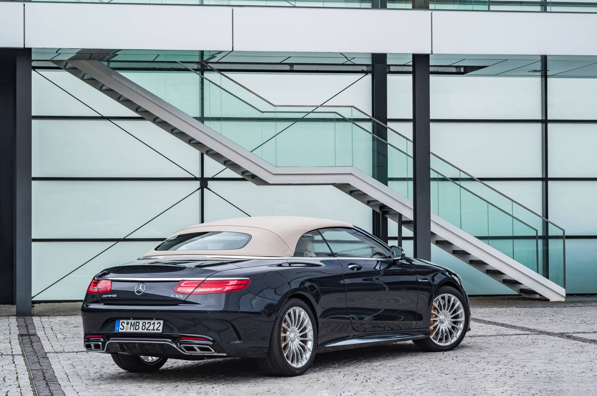 Mercedes-AMG S65 Cabriolet roof up rear 3/4 static