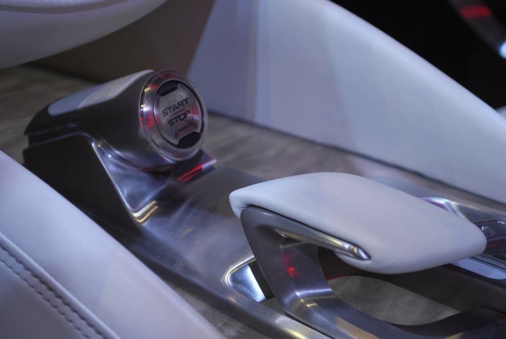 nissan resonance concept