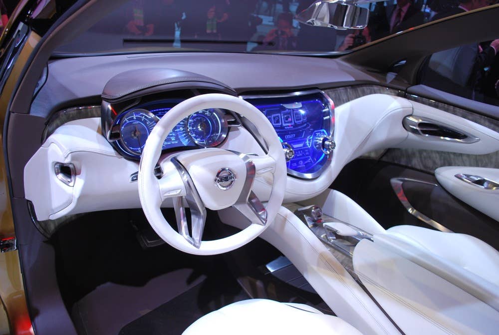 nissan resonance concept