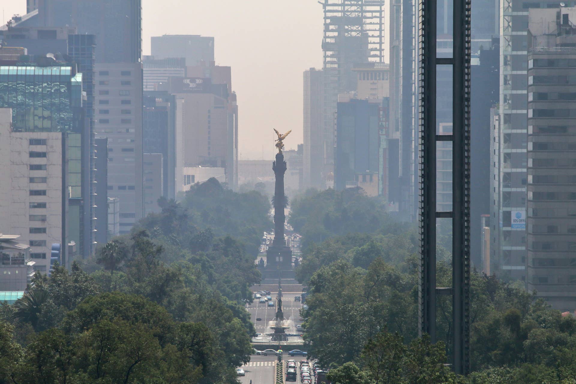 View of smog in Mexico City on July 2, 2016. Authorities announced recently new measures to combat an increase in air pollution in Mexico City, as officials reported an increase in related ailments such as asthma. Ozone levels surged in March, prompting authorities to declare the first air pollution alert in more than a decade. / AFP / HECTOR GUERRERO (Photo credit should read HECTOR GUERRERO/AFP/Getty Images)