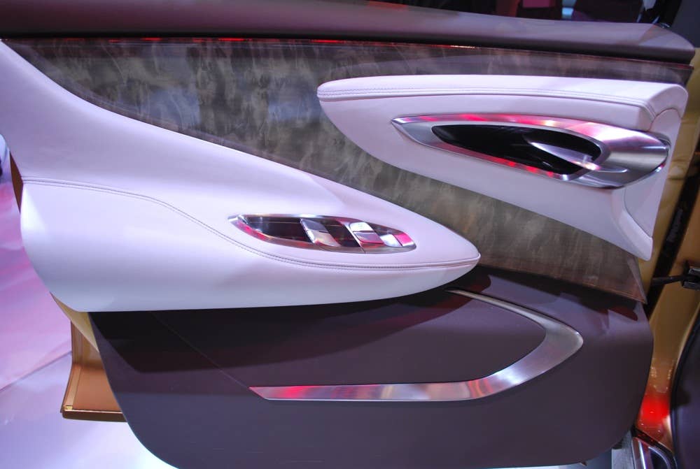 nissan resonance concept