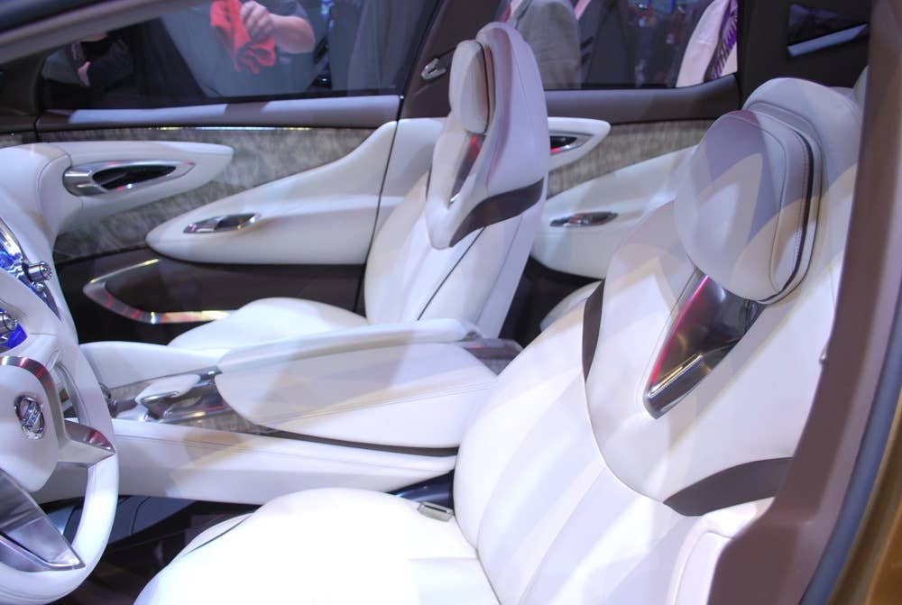 nissan resonance concept
