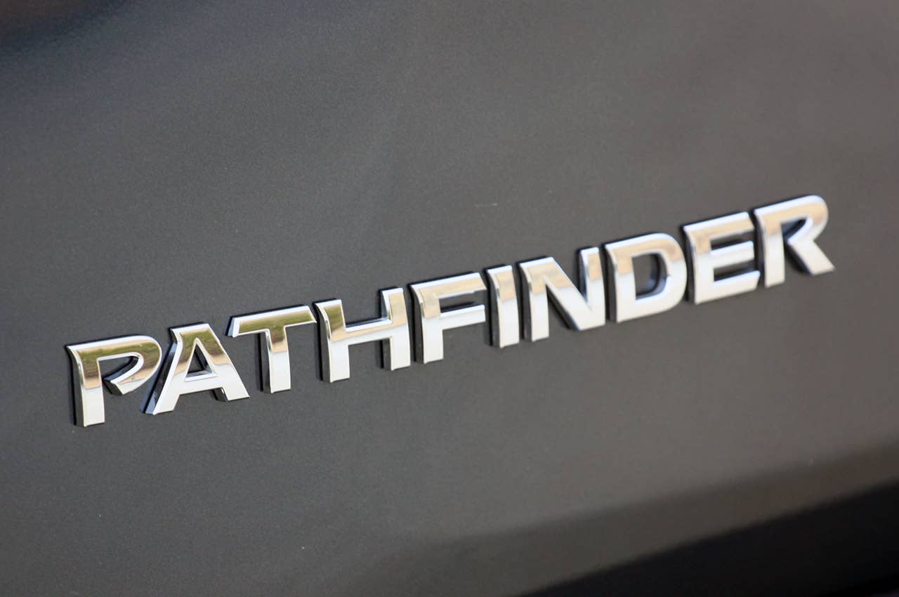 2013 Nissan Pathfinder badge
