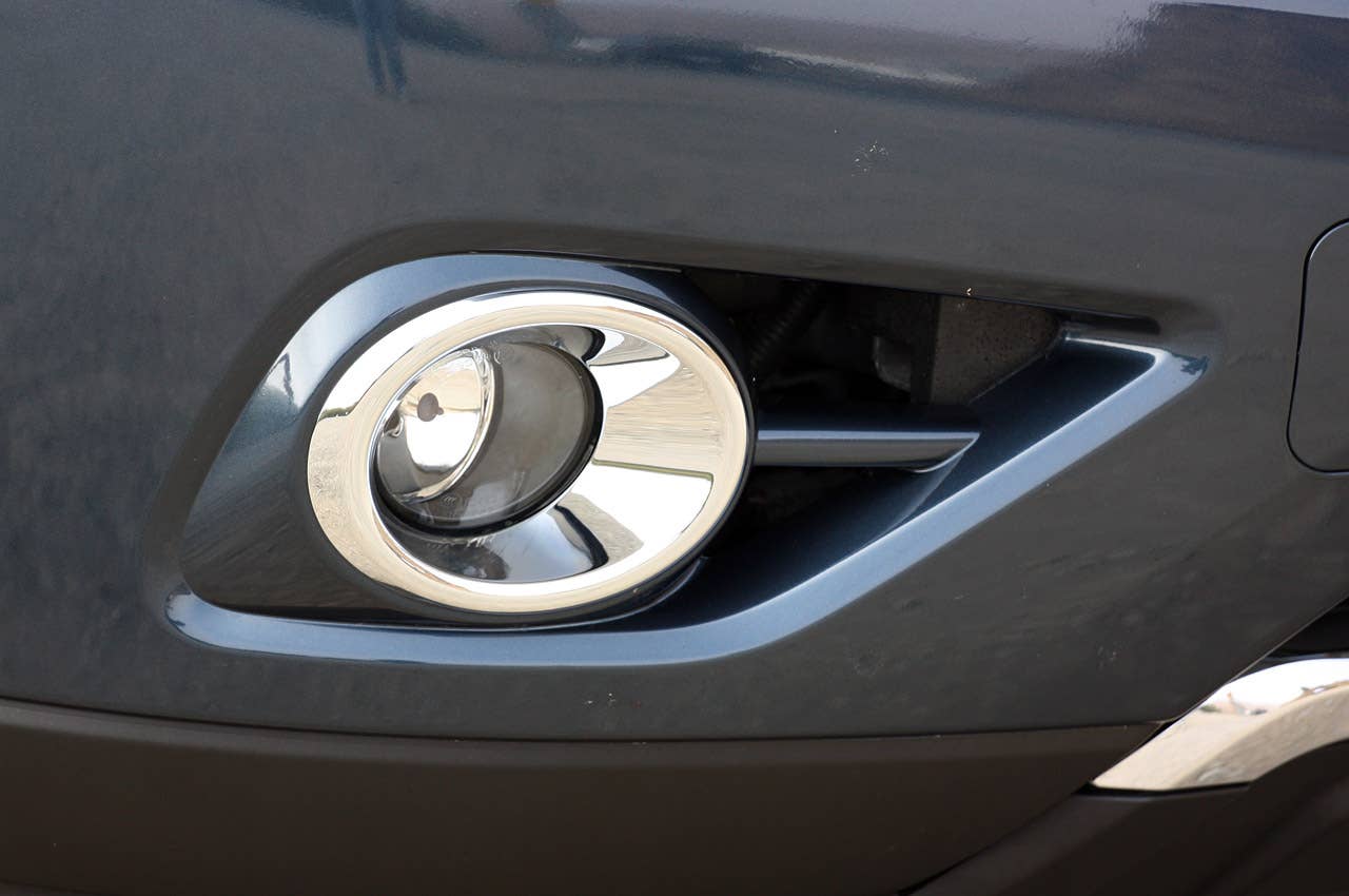 2013 Nissan Pathfinder fog light