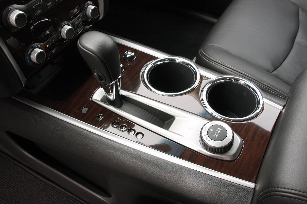 2013 Nissan Pathfinder shifter