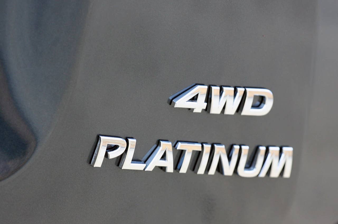 2013 Nissan Pathfinder badge